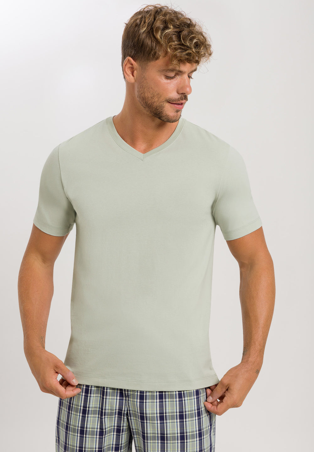 LIVING V-Shirt