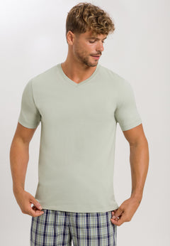 LIVING V-Shirt