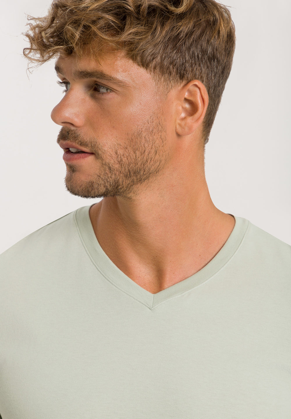 LIVING V-Shirt