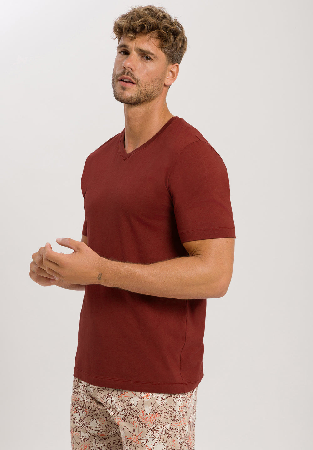 LIVING V-Shirt