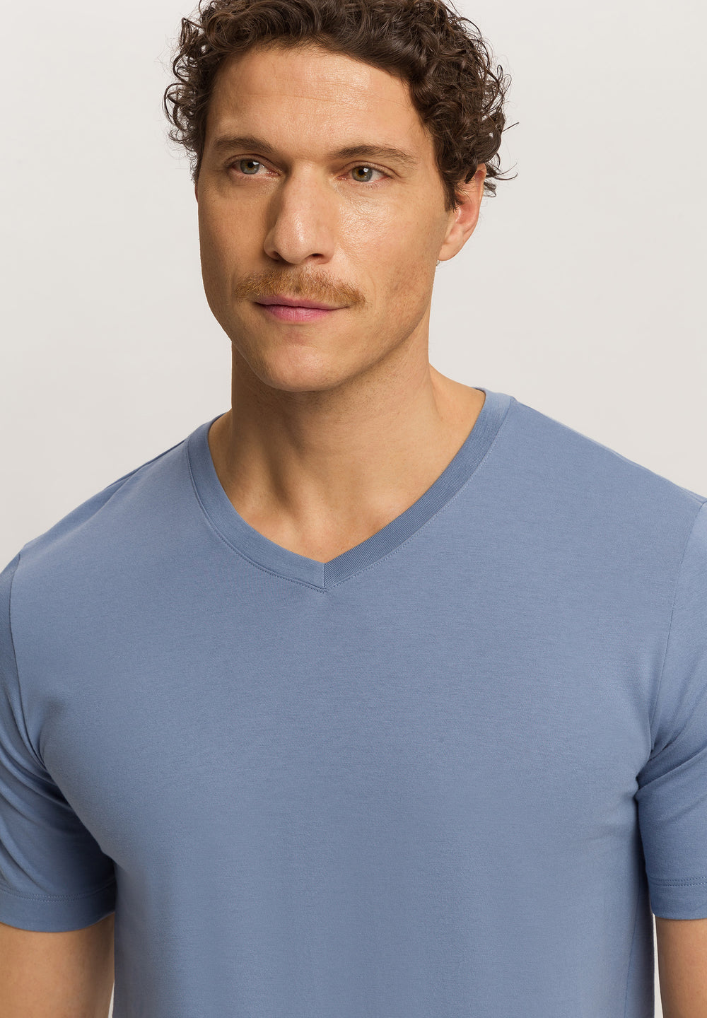 LIVING T-Shirt
