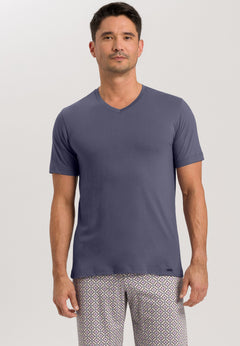 LIVING V-Shirt